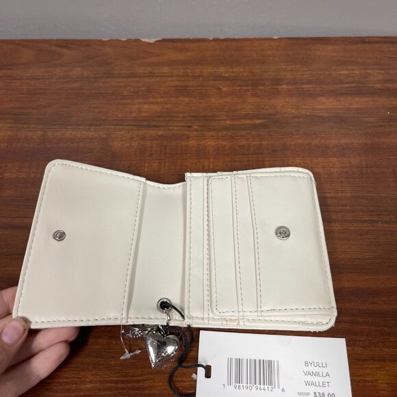 Steve Madden Byulli Vanilla Trifold Wallet *Stain in Pics* - Picture 3 of 4